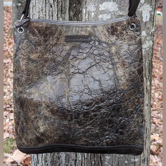 John Varvatos Collection Croc Embossed Leather Flat Messenger/ Crossbody… - Picture 1 of 15